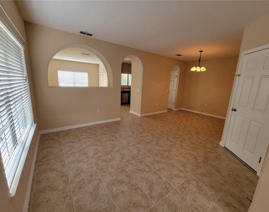 2223 Seven Oaks Drive - Photo Thumbnail 4