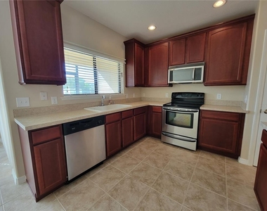 2223 Seven Oaks Drive - Photo Thumbnail 6