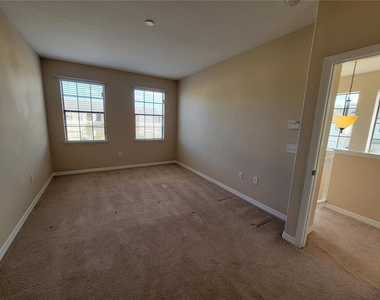2223 Seven Oaks Drive - Photo Thumbnail 11