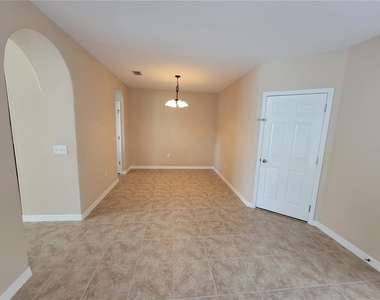 2223 Seven Oaks Drive - Photo Thumbnail 5
