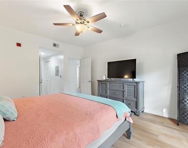 516 Water Street - Photo Thumbnail 11