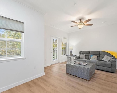 516 Water Street - Photo Thumbnail 7