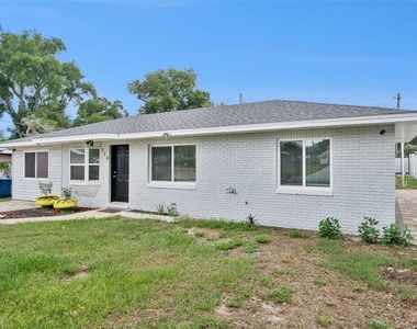 210 E Palm Street - Photo Thumbnail 2