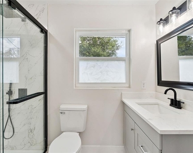 210 E Palm Street - Photo Thumbnail 14