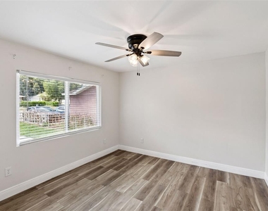 210 E Palm Street - Photo Thumbnail 11
