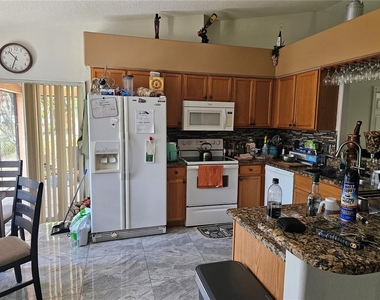 557 Eagle Court - Photo Thumbnail 14