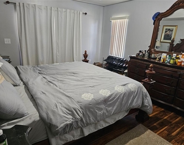557 Eagle Court - Photo Thumbnail 20