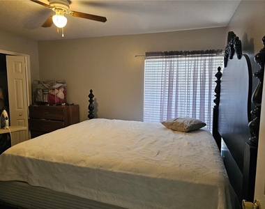 557 Eagle Court - Photo Thumbnail 12