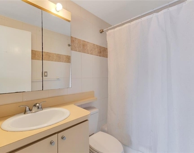 14 Calle Marseilles - Photo Thumbnail 23