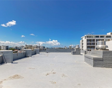 14 Calle Marseilles - Photo Thumbnail 34