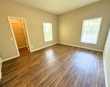 1005 Eagle Pond Drive - Photo Thumbnail 11