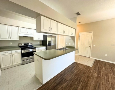 1005 Eagle Pond Drive - Photo Thumbnail 3