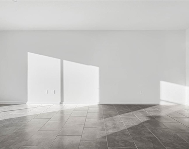 2788 Pierr Street - Photo Thumbnail 11