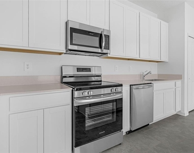 2788 Pierr Street - Photo Thumbnail 3