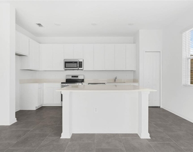 2788 Pierr Street - Photo Thumbnail 4