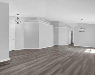 3521 Moss Pointe Place - Photo Thumbnail 3