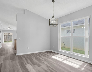 3521 Moss Pointe Place - Photo Thumbnail 4