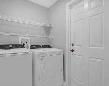 3521 Moss Pointe Place - Photo Thumbnail 11