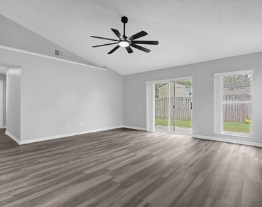3521 Moss Pointe Place - Photo Thumbnail 10