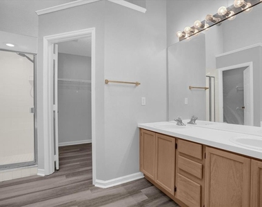 3521 Moss Pointe Place - Photo Thumbnail 13