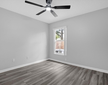 3521 Moss Pointe Place - Photo Thumbnail 20