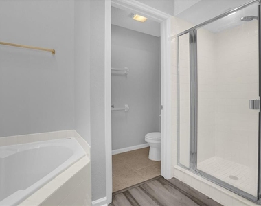 3521 Moss Pointe Place - Photo Thumbnail 14