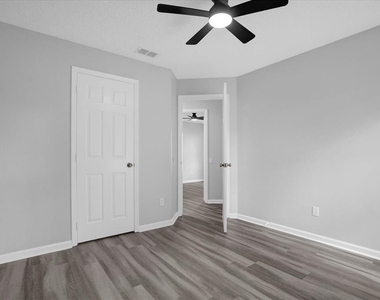 3521 Moss Pointe Place - Photo Thumbnail 23