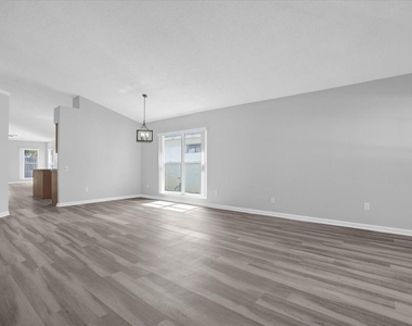 3521 Moss Pointe Place - Photo Thumbnail 2