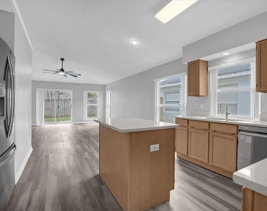 3521 Moss Pointe Place - Photo Thumbnail 8