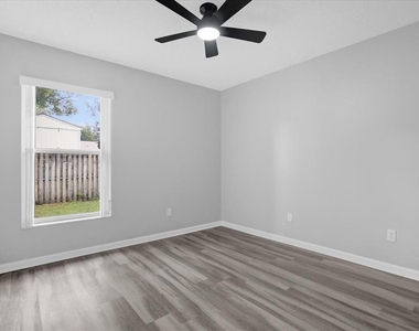 3521 Moss Pointe Place - Photo Thumbnail 22
