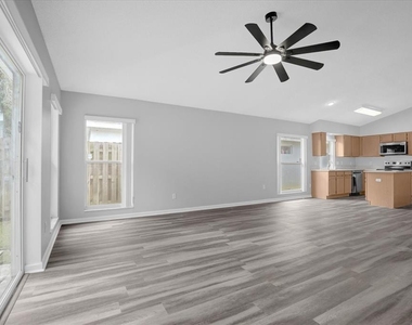 3521 Moss Pointe Place - Photo Thumbnail 5