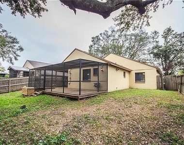 2201 Grasmere Drive - Photo Thumbnail 8