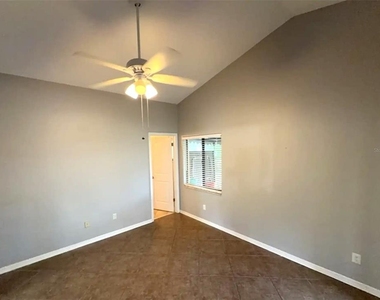2201 Grasmere Drive - Photo Thumbnail 4