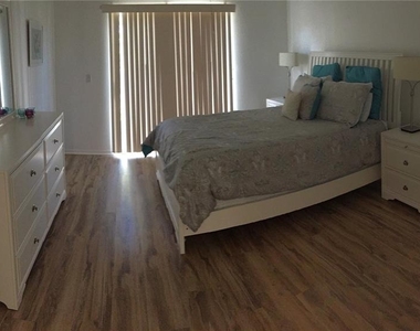 2480 Sweetwater Club Circle - Photo Thumbnail 8
