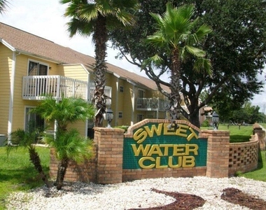 2480 Sweetwater Club Circle - Photo Thumbnail 15