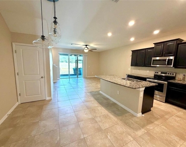 2463 Midnight Pearl Drive - Photo Thumbnail 8