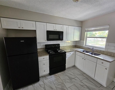 1013 Beecher Street - Photo Thumbnail 11