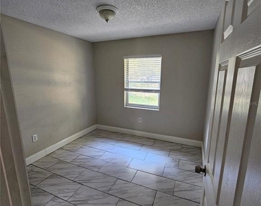1013 Beecher Street - Photo Thumbnail 8