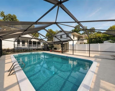1099 Grove Avenue - Photo Thumbnail 12