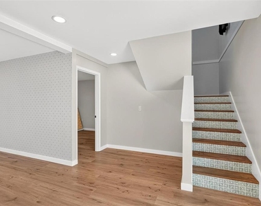1099 Grove Avenue - Photo Thumbnail 11