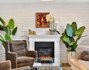 1099 Grove Avenue - Photo Thumbnail 16