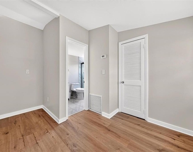 1099 Grove Avenue - Photo Thumbnail 44