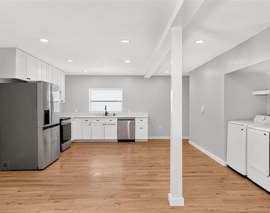 1099 Grove Avenue - Photo Thumbnail 20