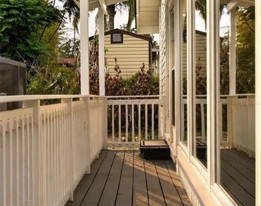 1099 Grove Avenue - Photo Thumbnail 14