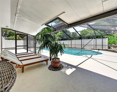 1099 Grove Avenue - Photo Thumbnail 26