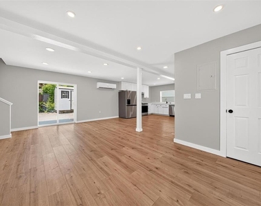 1099 Grove Avenue - Photo Thumbnail 18