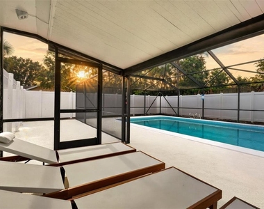 1099 Grove Avenue - Photo Thumbnail 13