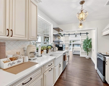 1099 Grove Avenue - Photo Thumbnail 39