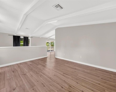 1099 Grove Avenue - Photo Thumbnail 38