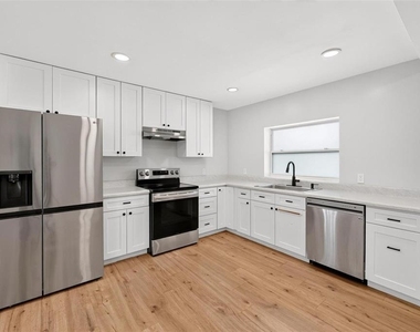 1099 Grove Avenue - Photo Thumbnail 4